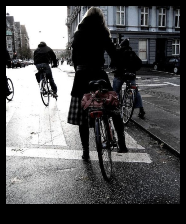 Riteņbraukšanas stils Modes paziņojums, kas arī ir funkcionāls 3 Riteņbraukšanas stils: modes un funkcionalitātes apvienojums uz velosipēdiem