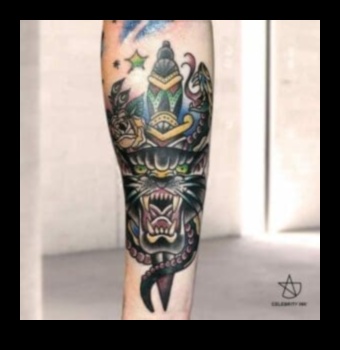 Tintes iespaidi: paceliet stilu ar drosmīgiem kāju tetovējumiem