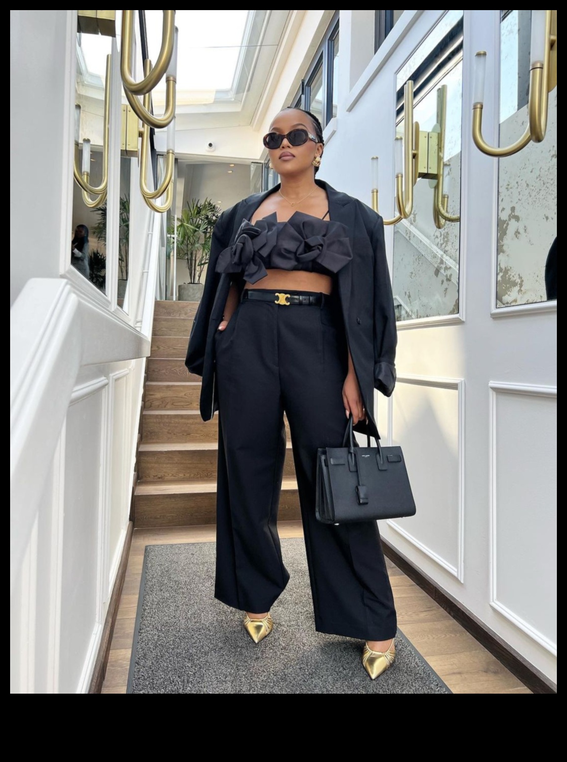 Urban Elegance Rokasgrāmata par modernu apģērbu izvēli 4 Pilsētas elegance: izpētiet modernu apģērbu izvēli