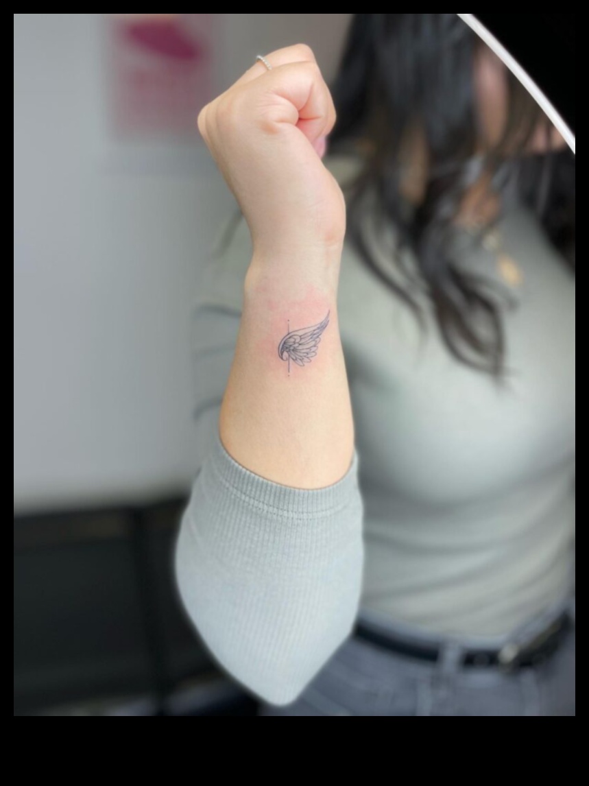 Whispering Ink: valdzinoši stāsti par plaukstas tetovējumiem