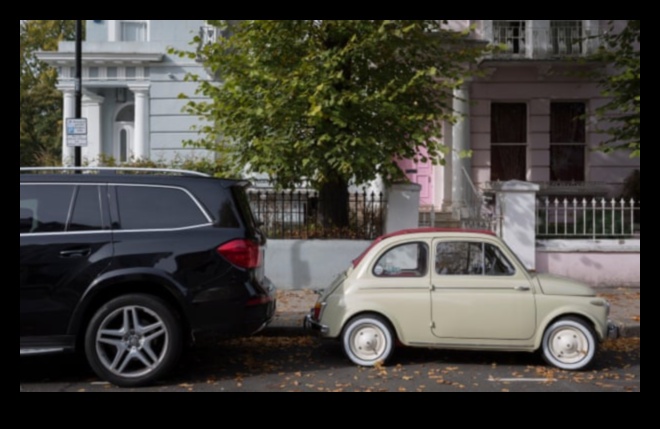 Pilsētas komandieri: Manevrēšana pilsētas ielās ar autoritāti SUV