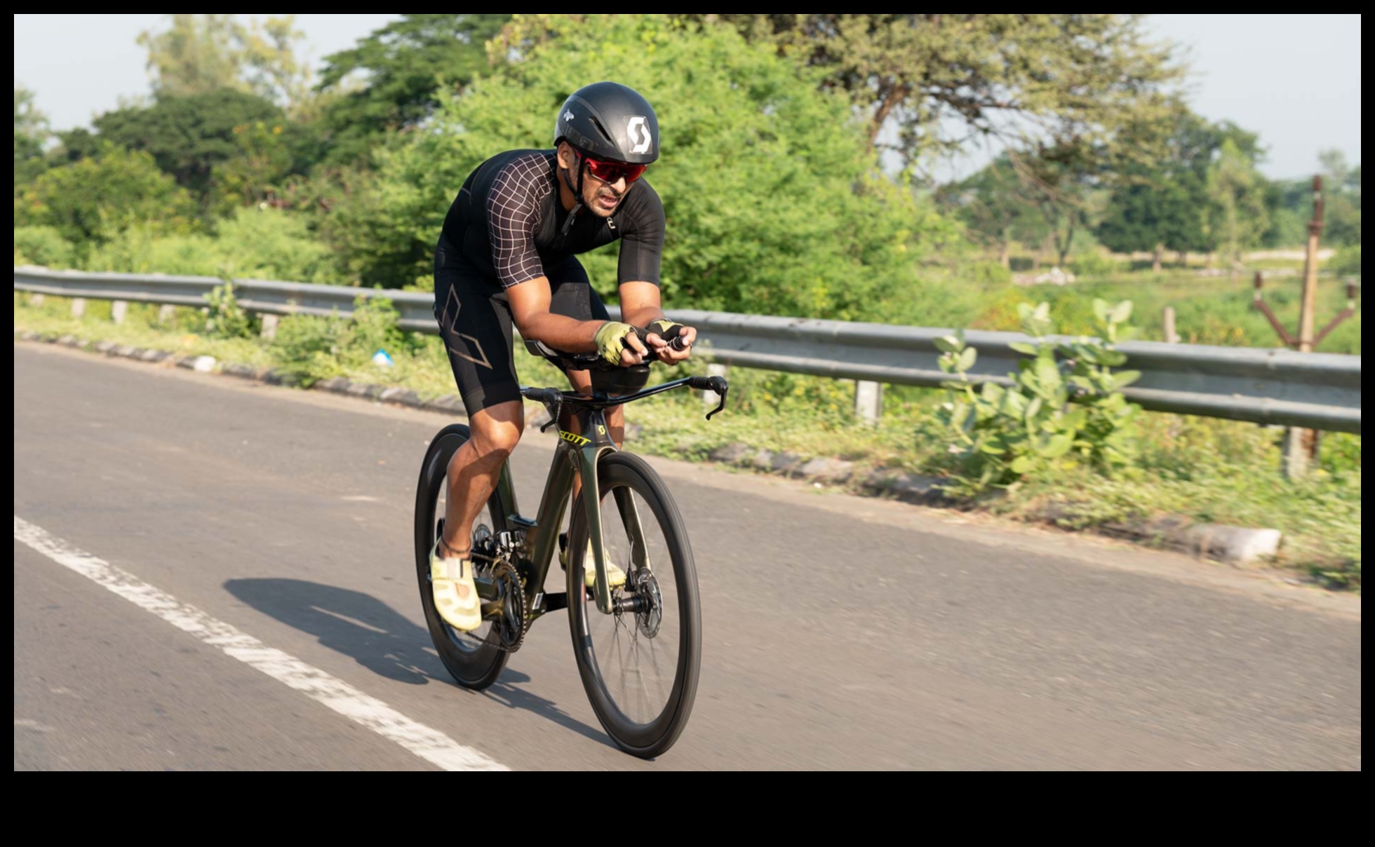 Braukšana ar velosipēdu pilsētā Pilsētas velosipēdu dzīvesveida ceļvedis 3 Pilsētas riteņbraukšanas kultūra: velosipēda dzīvesveids pilsētu centros