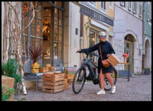 Pilsētas ainavas braucieni: pārvietošanās pilsētas telpās ar stilīgiem velosipēdiem