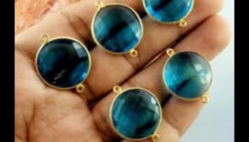 Dzirkstošie krāšņumi: juvelierizstrādājumu un dārgakmeņu dāvanu idejas