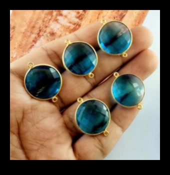 Dzirkstošo spožuma rotaslietas un dārgakmeņu idejas dāvanām 1 Dzirkstošie krāšņumi: juvelierizstrādājumu un dārgakmeņu dāvanu idejas